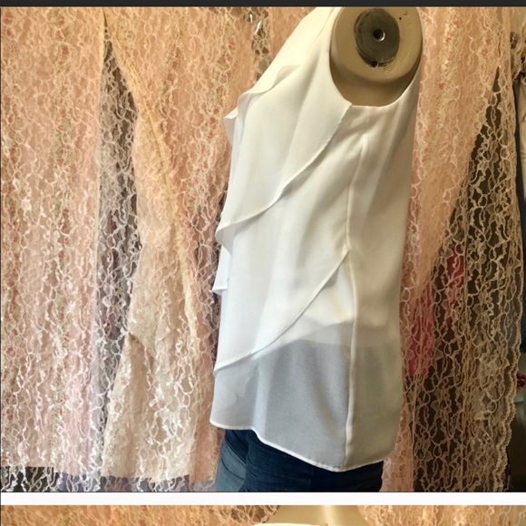 Calvin Klein ruffled front top - Picture 3 of 5